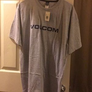 NWT gray men’s Volcom shirt